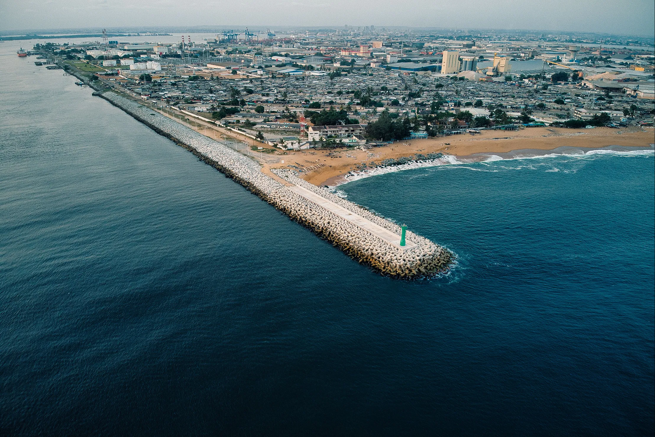 תמונת נוף מחוף השנהב – חבילות eSIM לגלישה בחו״ל